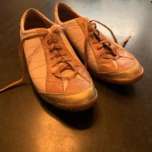 Unique Hush Puppy shoes